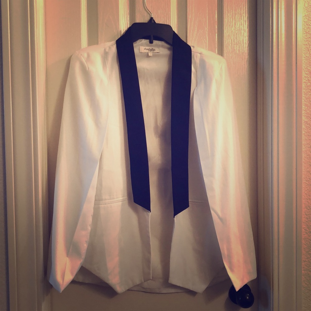 Cape Style White coat/blazer